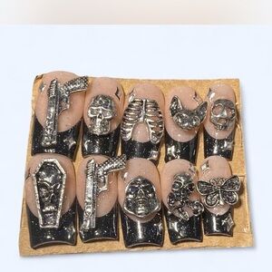 Black and Silver Gothic Nail Set